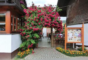 Zum Kramerwirt – Ferienwohnung 1 mit großem sonnigem Balkon