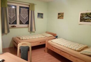 Pension "Am Tor zum Mainbogen" – Zweibettzimmer