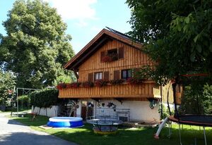 Ferienhaus Heuberger – Großes Ferienhaus mit Garten und Grillmöglichkeit (98 qm)