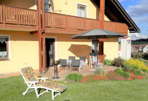 Ferienwohnung Träxler – Ferienwohnung 100 m² mit sonniger Terrasse