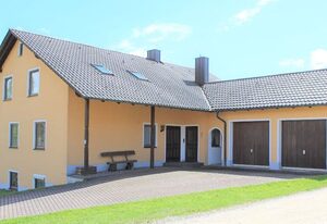 Ferienwohnung Träxler – Ferienwohnung 100 m² mit sonniger Terrasse