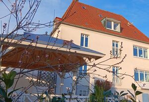 Ferienwohnung Hofgarten – Ferienwohnung mit Küche und Garten