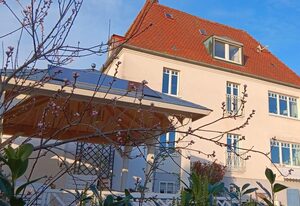 Ferienwohnung Hofgarten – Ferienwohnung mit Küche und Garten