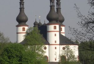 Pension Beer – Ferienwohnung 75 qm D (4) 2 Schlafzimmer, Bad/DU/WC, 2. WC, Wohnzimmer, Küche, Diele, Balkon