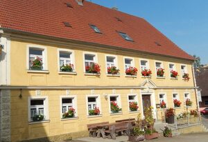 Gasthof Goldenes Rössle – Familienzimmer mit 2 Schlafräumen und Fernseher