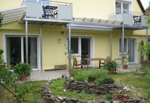 Haus Gartentraum – Appartement Weinstock (100qm) mit Terrasse und WLAN