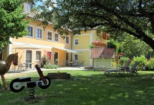 Schwarz-Hof – Ferienwohnung Gartenblick