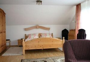 Pension Haus zum Schlehenberg – Doppelzimmer Souterrain mit Dusche/WC