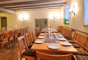 Erlebnis-Käse-Wohlfühl-Hof – Ferienwohnung Wörnitzstube mit direktem Zugang zur Terrasse