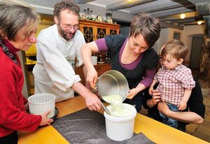 Erlebnis-Käse-Wohlfühl-Hof – Ferienwohnung Wörnitzstube mit direktem Zugang zur Terrasse