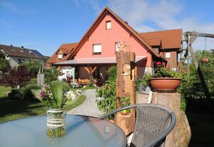 Gästehaus Jutta / Pension Link – Ferienwohnung-Milseburg mit komplett eingerichteter Küchenzeile
