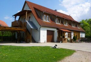 Spatzenhof Weiltingen – ****Ferienwohnung Spatzennest mit Balkon und Badewanne