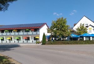 Gasthaus Pension Rezatgrund – Familienzimmer mit 2 modernen Bädern und Balkon