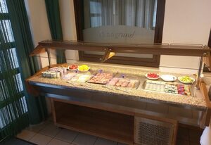 Gasthaus Pension Rezatgrund – Familienzimmer mit 2 modernen Bädern und Balkon