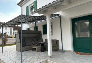 Ferienwohnung Asum Dasing – Wohnung Tom Helle FEWO mit 3 Schlafräumen, Platz für 6 Personen, Küche und Balkon und kost