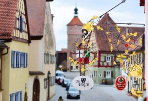 Hotel Gasthof Alte Vogtei – stilvolles Standardzimmer mitten in der Altstadt