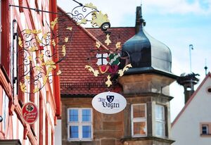 Hotel Gasthof Alte Vogtei – stilvolles Standardzimmer mitten in der Altstadt