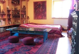 Gästehaus und Café - Lichthof – Gästezimmer c)
