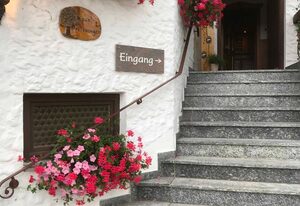 Landhaus Preißinger – Einzelzimmer mit TV, WC und Dusche, Haarföhn, W-Lan, Balkon oder Terrasse