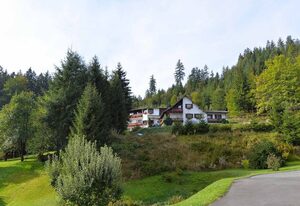 Landhaus Preißinger – Einzelzimmer mit TV, WC und Dusche, Haarföhn, W-Lan, Balkon oder Terrasse