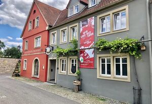 Biobausewein WEIN / HOTEL / LEBEN – Premium-Doppelzimmer mit Dusche und WC