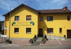 Gästehäuser Am Nibelungensteig – Doppelzimmer 13