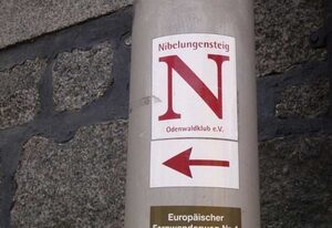 Gästehäuser Am Nibelungensteig – Doppelzimmer 13