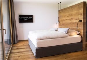 Landgasthof Lenderstuben – stilvolles Doppelzimmer mit Balkon und wunderbarem Ausblick