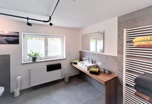 Ferienwohnung Weininsel – Ferienwohnung (75 qm) mit eigener Terrasse