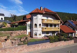 Ferienwohnung Bleifuss – Liebevoll eingerichtete "Vier Sterne" Ferienwohnung in absolut ruhiger Lage im Spessart