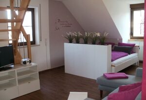 Gästehof - Weinbau SÄGER – Galerie-Appartement Nr.3 mit Balkon und großem Wohn-/Küchenraum
