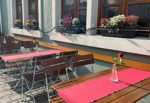 Streng's Weinstube – Doppelzimmer mit Doppelbett