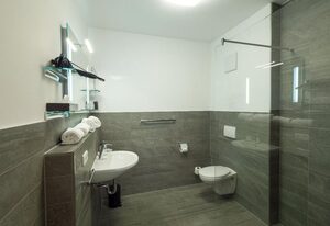 Weinbar und Hotel "Fahr Away" – Zimmer Spätlese