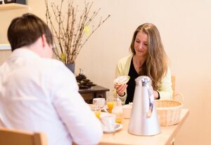 Domizil Nunn – Doppelzimmer individuell gestaltet. Kostenfreies WLAN.