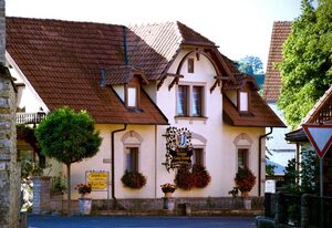 Braun Weingut und Hotel – Helles Doppelzimmer mit WLAN