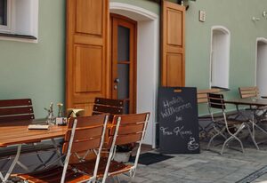 Frau Kunni - Café und Ferienwohnungen – Bärbel