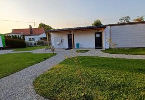 "Nesthocker" Pension-Bauwagencamp – 2-Bettzimmer mit Bad, TV und Sitzecke, 16 qm