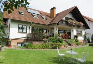 Ferienwohnungen Haus Albert – Ferienwohnung "Engelbergblick" mit großem Panoramafenster| 3 Sterne
