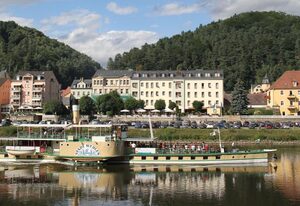 Elbhotel Bad Schandau – Doppelzimmer "Stadtblick", Dusche oder Bad, WC
