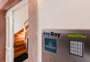 Mainterrasse Boardinghouse am Fluss – MAIN Zeit