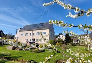 HERZstück Erzgebirge – Komfort-Ferienwohnung mit Familienbett & Badewanne