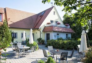 Weinhof Grosch - Anke Gümpelein – Ferienwohnung Pfaffenberg mit Balkon