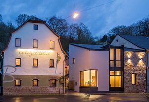 Weingut Blank – Doppelzimmer mit Fernseher und WLAN