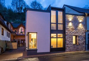 Weingut Blank – Doppelzimmer mit Fernseher und WLAN