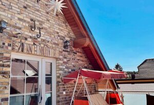 Urlaubshof Turmblick – Großzügige Ferienwohnung (70 qm) mit Süd-Balkon