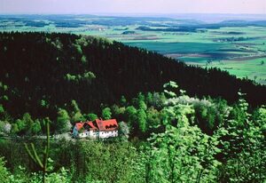 Schlossberghof – Ferienwohnung Spechthöhle (45qm)  für 4 Personen + 1 Zustellbett