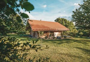 Landhaus Auszeit – Gemütliches Ferienhaus mit Whirlpool, Blockhaussauna und Terrasse