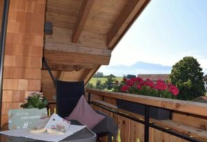 Landhaus Senn – Bergblick mit Balkon