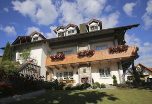 Ferienwohnungen Herzog – Ferienwohnung mit Terrasse