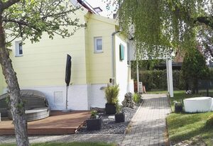 Haus Liebevoll und Bauwagen Mäxle – Haus Liebevoll mit Bauwagen Mäxle - das besondere Übernachten in Altmühlseenähe